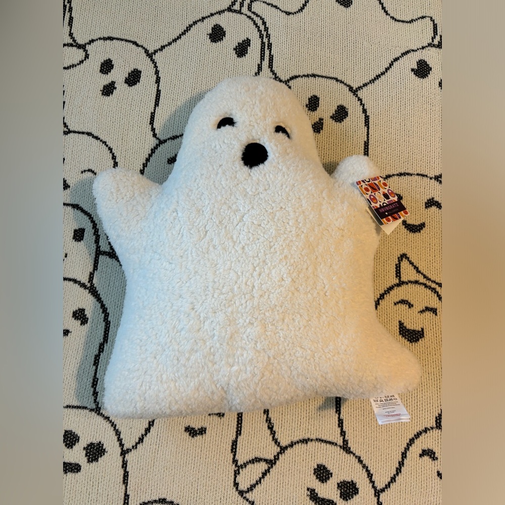 NWT - IG and Tiktok Viral Large Plush Ghost Shaped Pillow by Novogratz